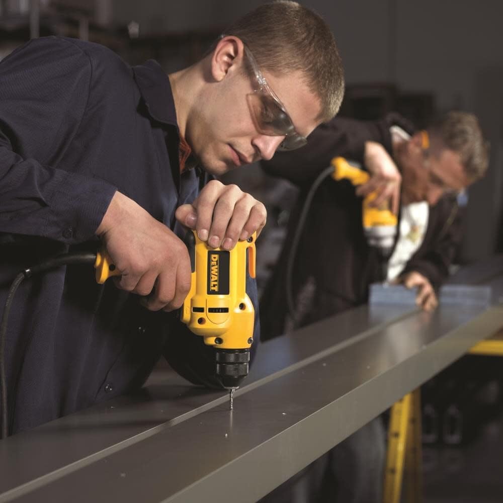 DEWALT Drill, 8.0-Amp, 3/8-Inch, Variable Speed Trigger, Mid-Handle Grip for Comfort, Corded (DWD115K )