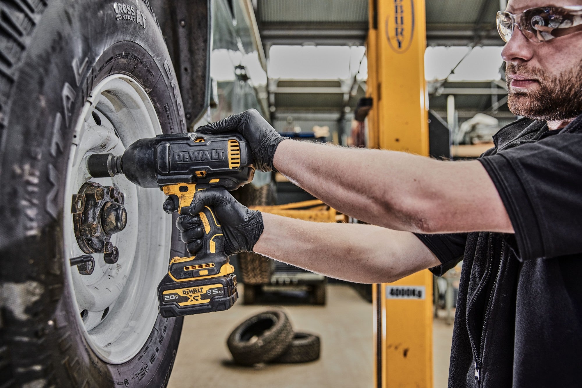 DEWALT 20V MAX Cordless Impact Wrench, 12 Impact Gun, High Torque with Hog Ring Anvil, Tool Only (DCF900)