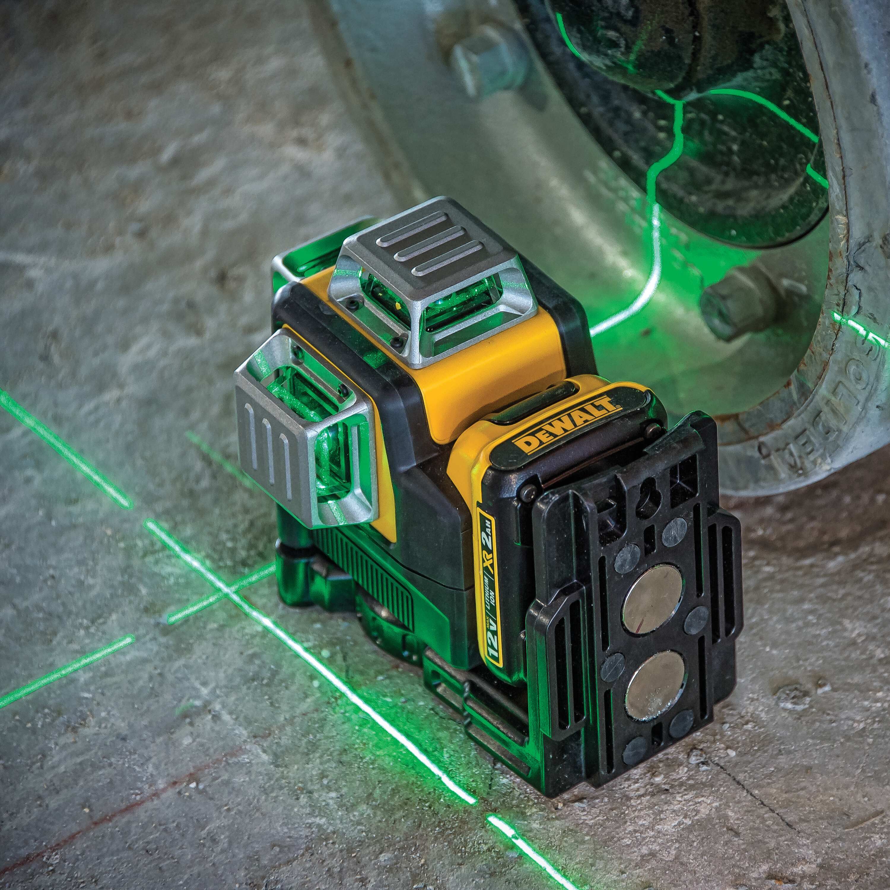 DEWALT 12V MAX Laser Level, Green Line Laser, 3-Way, 360 Degree Professional Laser with Durable Carrying Case, CordlessRechargeable (DW089LG)